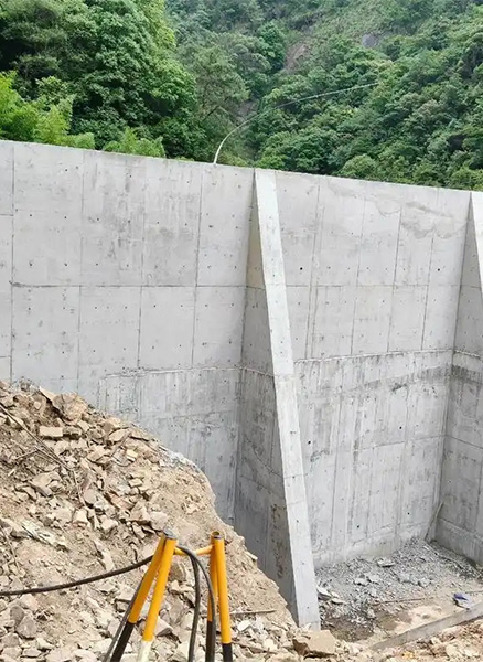 保定望都县重力式挡土墙